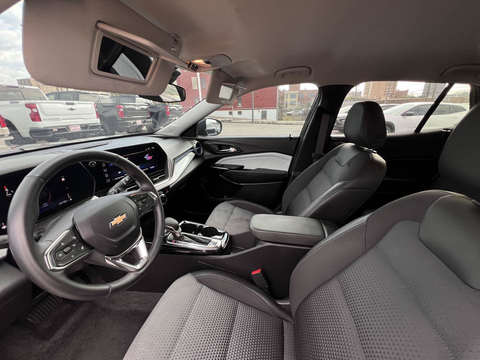Used 2025 Chevrolet Trax LT w/ Driver Confidence Package FWD image 10