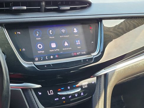 Used 2022 Cadillac XT6 Premium Luxury FWD image 28