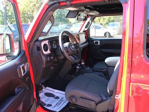 Used 2024 Jeep Wrangler Unlimited Sport AWD/4WD image 12