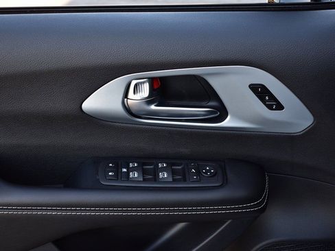 New 2026 Chrysler Pacifica Limited w/ S Appearance Package image 15