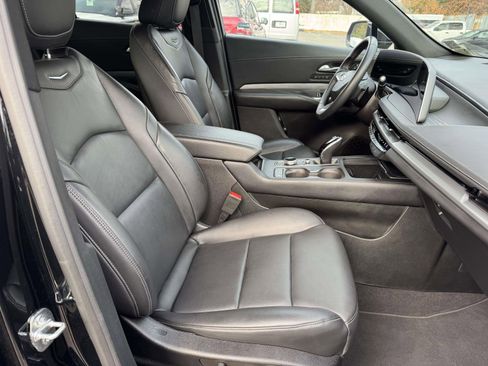 Used 2024 Cadillac XT4 Premium Luxury image 29