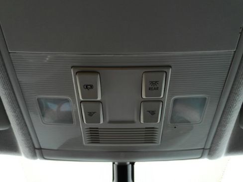 Used 2021 Volkswagen Tiguan SE image 51