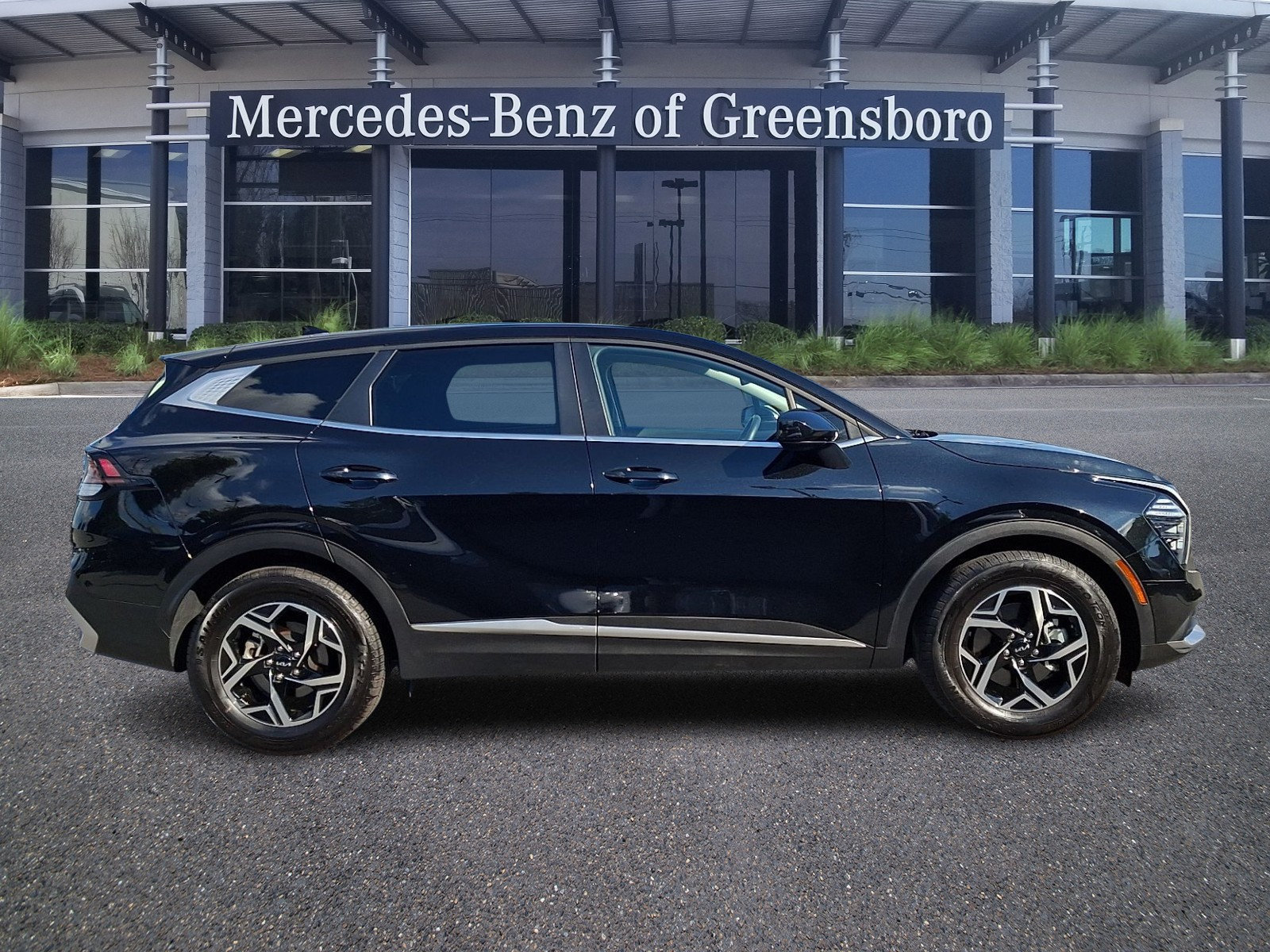 Used 2024 Kia Sportage LX FWD image 7