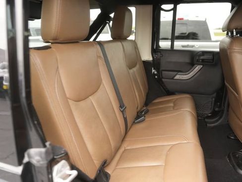 Used 2013 Jeep Wrangler Unlimited Sahara image 16