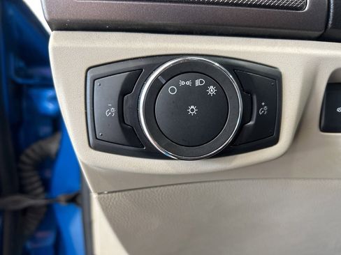 Used 2020 Ford Fusion SE image 21