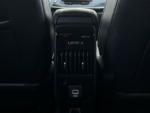 Used 2025 Jeep Compass Trailhawk image 12