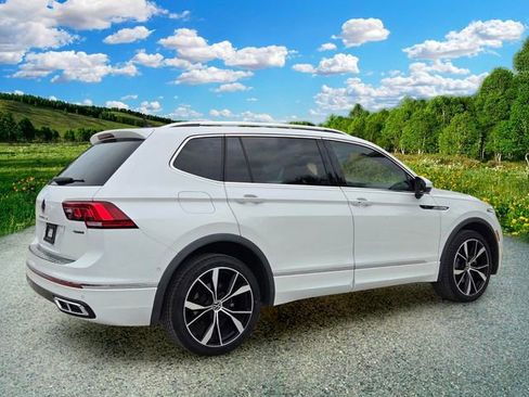 Used 2022 Volkswagen Tiguan SEL R-Line AWD/4WD image 6