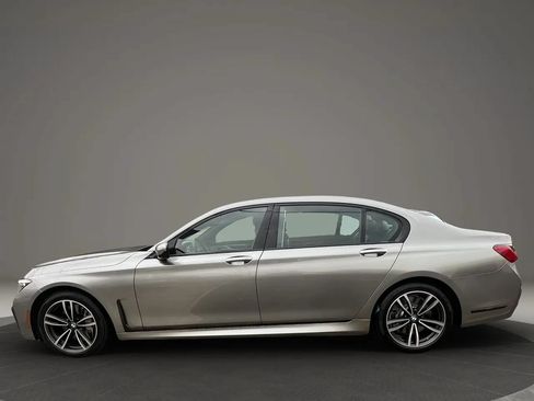 Used 2021 BMW 750i xDrive w/ Executive Package AWD/4WD image 8
