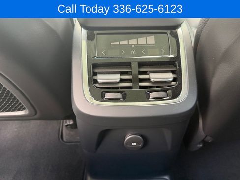 Used 2023 Volvo XC90 T8 Core AWD/4WD image 14