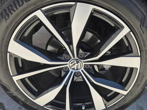 Used 2024 Volkswagen Atlas SEL Premium R-Line AWD/4WD image 10