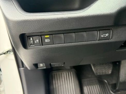 Certified 2025 Toyota RAV4 SE AWD/4WD image 17
