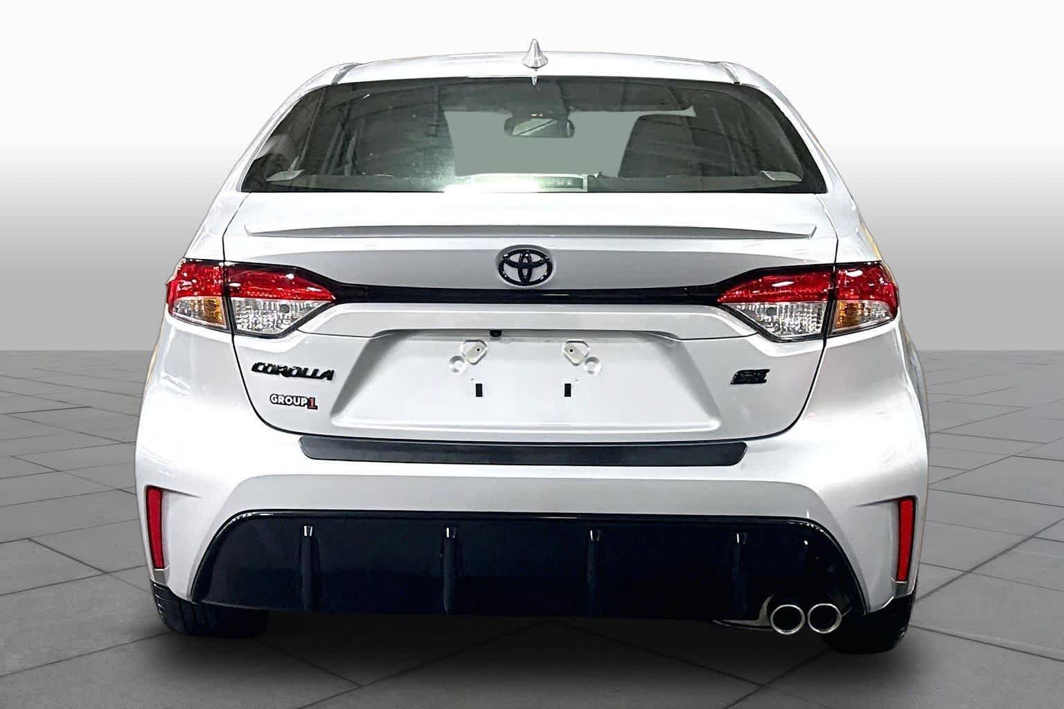 Used 2026 Toyota Corolla SE w/ SE Package FWD image 5