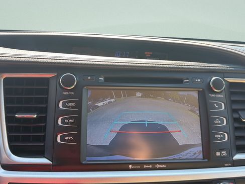 Used 2017 Toyota Highlander XLE AWD/4WD image 16