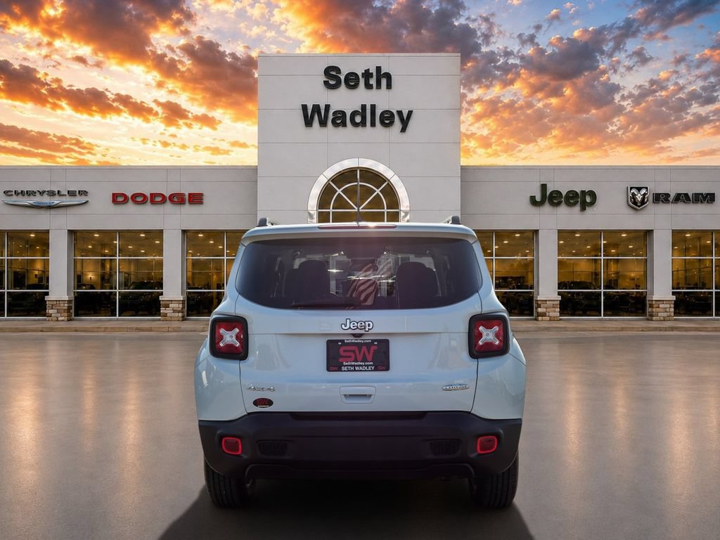 Used 2021 Jeep Renegade Latitude AWD/4WD image 6