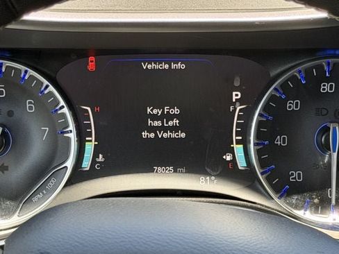 Used 2022 Chrysler Pacifica Touring-L FWD image 14