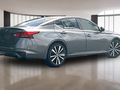 Used 2019 Nissan Altima 2.5 SR FWD image 6