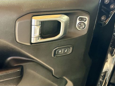Used 2022 Jeep Gladiator Sport image 19