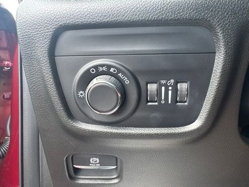 Used 2025 Jeep Grand Cherokee L Laredo AWD/4WD image 20