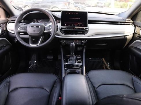 Used 2025 Jeep Compass Limited AWD/4WD image 22
