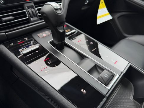 New 2026 Porsche Macan Turbo image 19