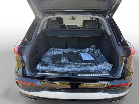 New 2025 Audi Q5 Premium image 17