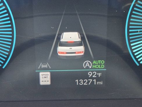 Used 2025 Hyundai Santa Fe SE FWD image 23