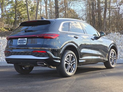 Certified 2025 Audi Q5 Premium w/ Convenience Package image 6