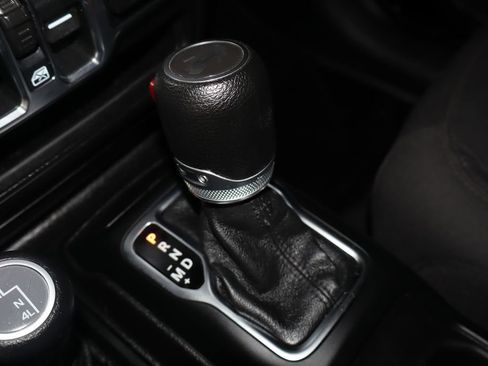 Used 2021 Jeep Wrangler Unlimited Sport AWD/4WD image 29