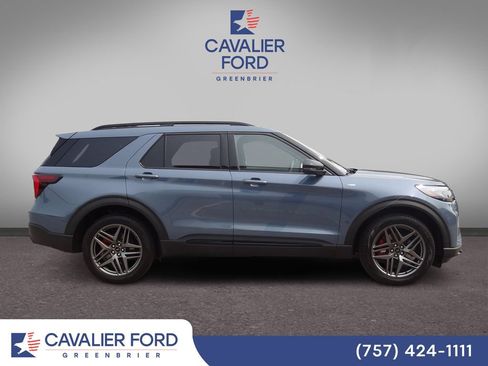 Used 2026 Ford Explorer ST-Line w/ ST-Line Street Pack AWD/4WD image 2