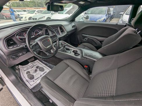 Used 2018 Dodge Challenger SXT image 13