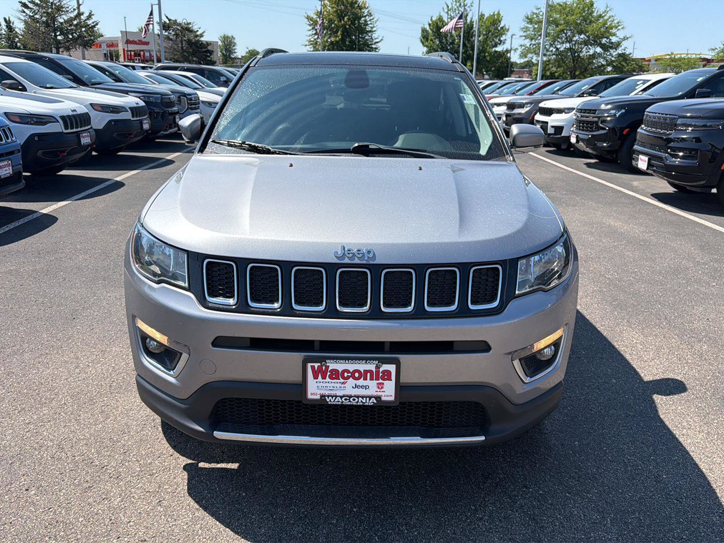 Used 2018 Jeep Compass Limited w/ Navigation Group AWD/4WD image 3