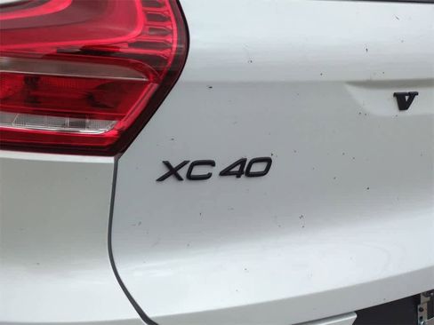 New 2026 Volvo XC40 B5 Ultra w/ Protection Package Premier image 12
