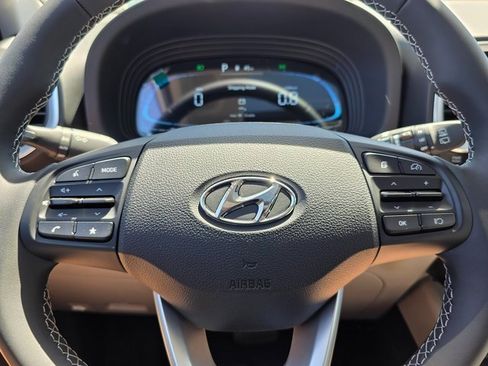 New 2025 Hyundai Venue SEL image 25