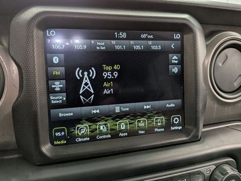 Used 2022 Jeep Wrangler Unlimited Sport image 17