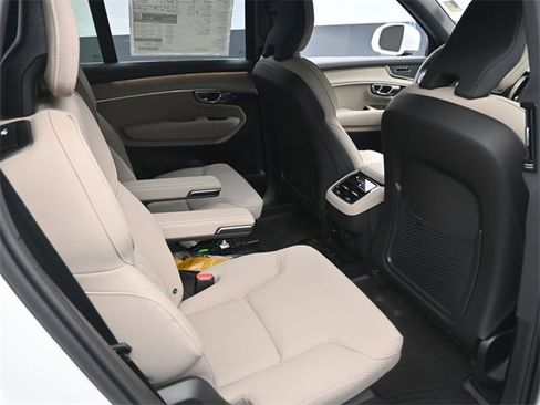 New 2025 Volvo XC90 B6 Plus w/ Protection Package Premier image 27