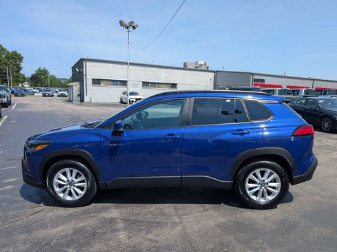 Used 2023 Toyota Corolla Cross LE w/ Moonroof Package AWD/4WD image 3