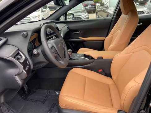 Used 2024 Lexus UX 250h AWD w/ Premium Package image 23