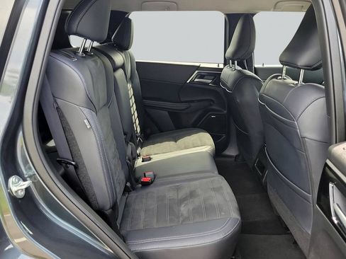 Used 2025 Mitsubishi Outlander SE AWD/4WD image 25