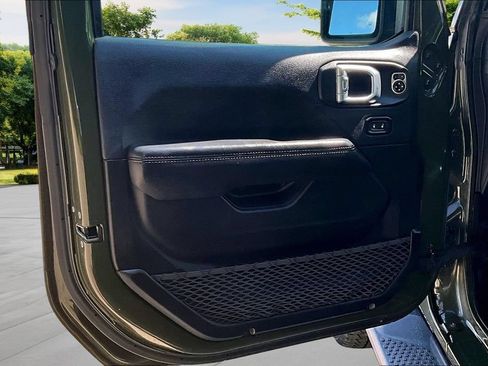 Used 2021 Jeep Wrangler Unlimited Sahara AWD/4WD image 22