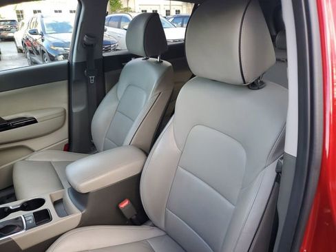 Used 2019 Kia Sportage EX FWD image 12