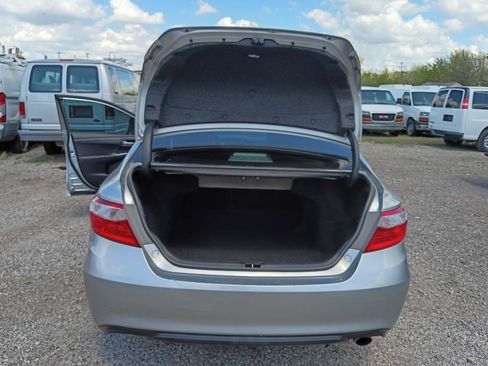 Used 2016 Toyota Camry SE image 24