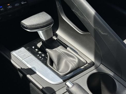 Used 2025 Hyundai Elantra SE w/ Cargo Package FWD image 31