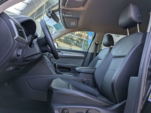 Used 2023 Volkswagen Atlas SE w/ Black Wheel Package FWD image 2