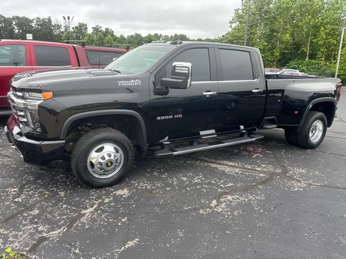 Used 2023 Chevrolet Silverado 3500 High Country w/ Technology Package AWD/4WD image 1