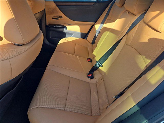 Used 2025 Lexus ES 350 w/ Premium Package FWD image 17