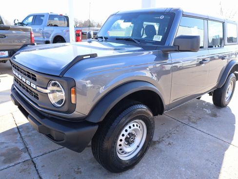 New 2025 Ford Bronco 4-Door AWD/4WD image 10
