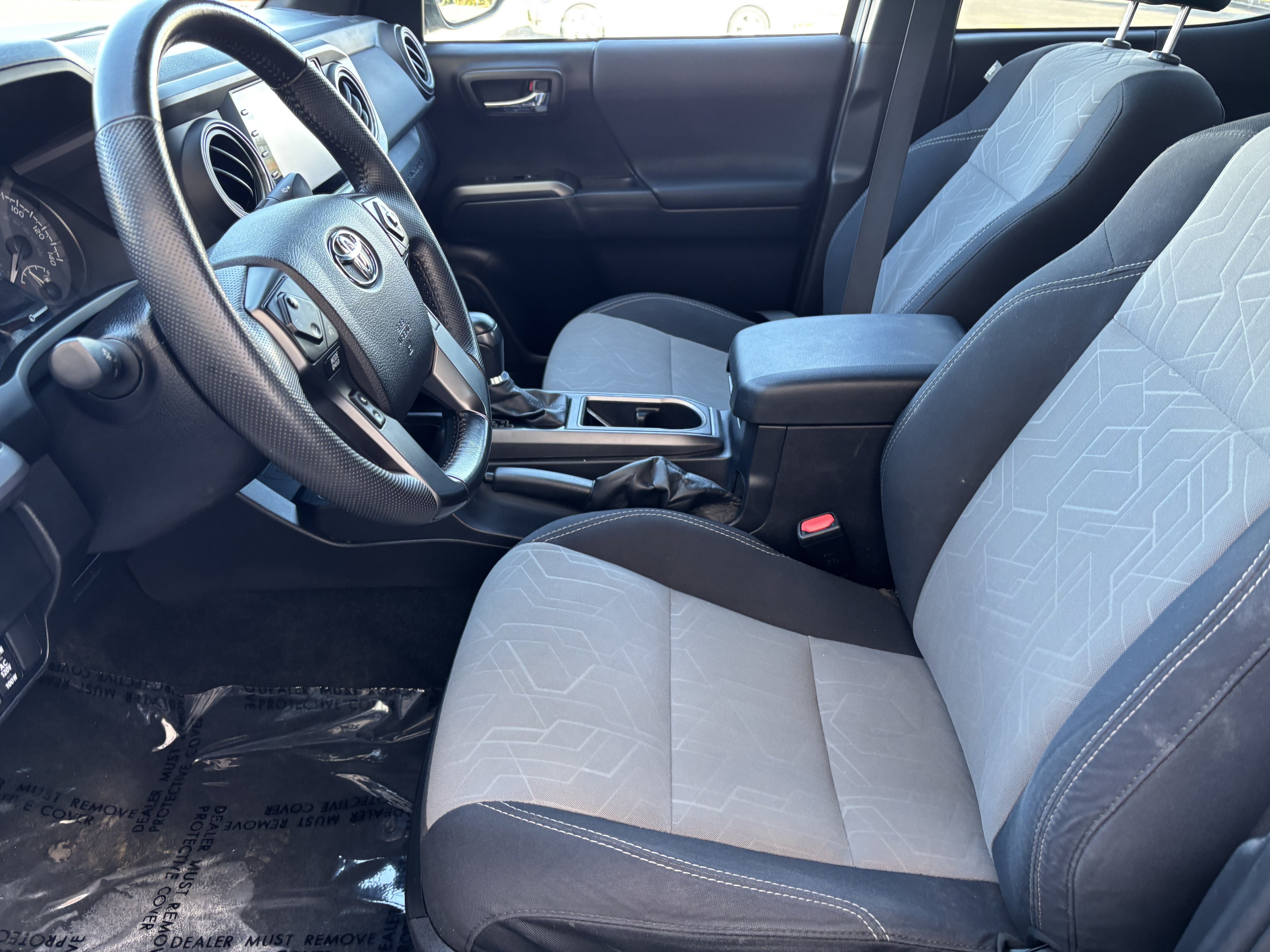 Used 2021 Toyota Tacoma TRD Off-Road w/ Technology Package AWD/4WD image 13