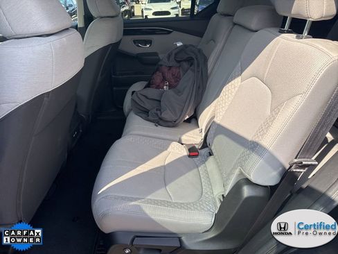 Used 2023 Honda Pilot LX image 10