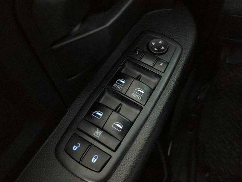 Used 2018 RAM 1500 ST w/ SXT Appearance Group AWD/4WD image 22
