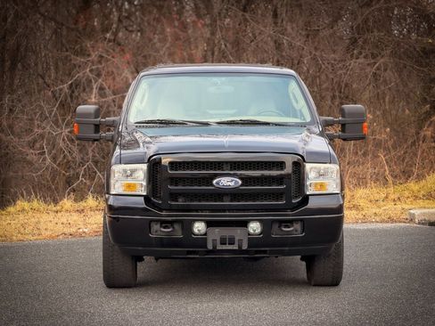 Used 2005 Ford Excursion Limited image 9
